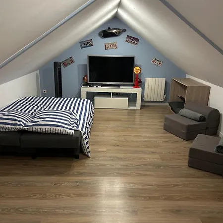 Apartment Joe Bar Stud *